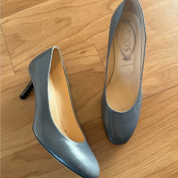 Tod’s shoes, Tod’s Cute kitty heels, grey blue leather US size 6 (like new) - Picture 9 of 11